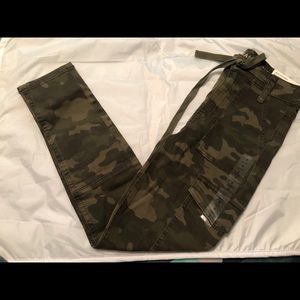 New with tags never worn army jeggings